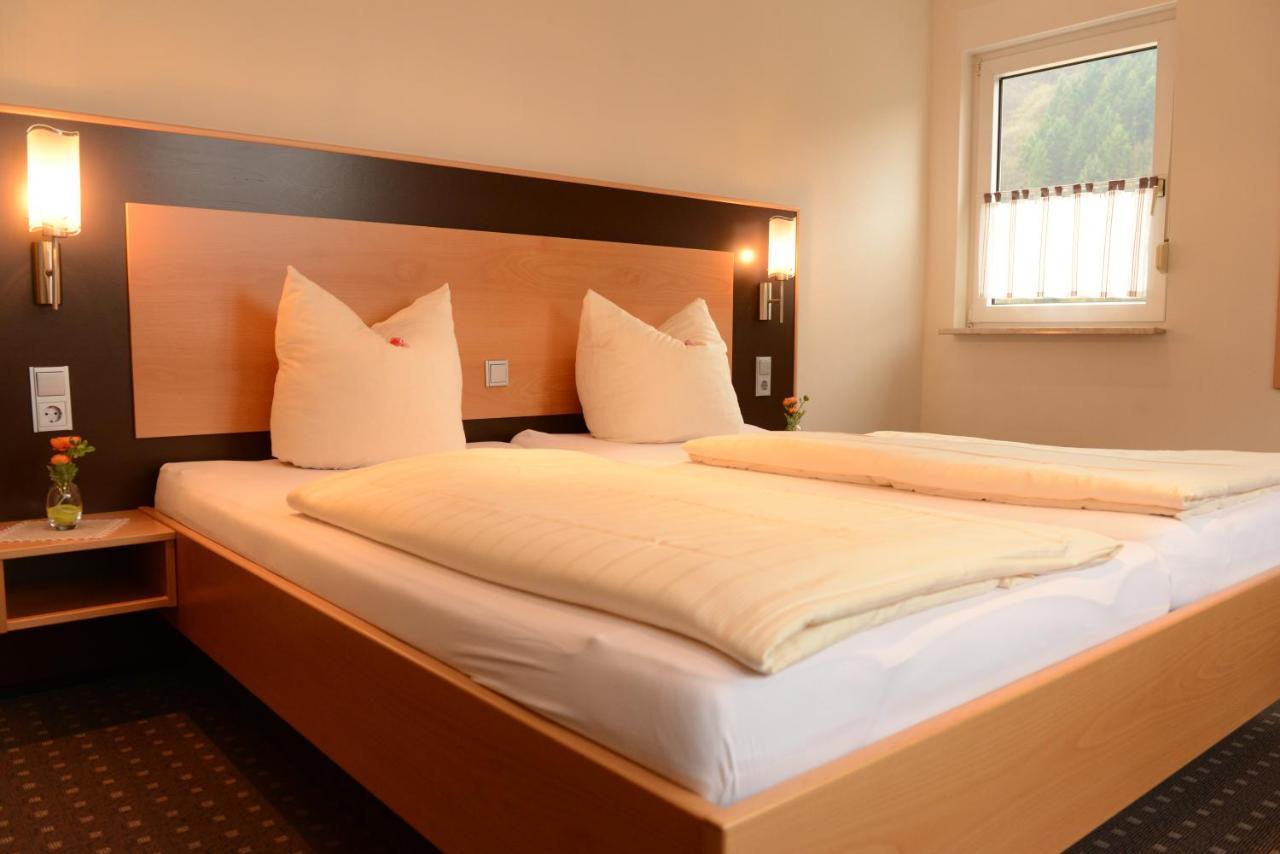 Hotel Moselterrasse Ediger-Eller Ngoại thất bức ảnh
