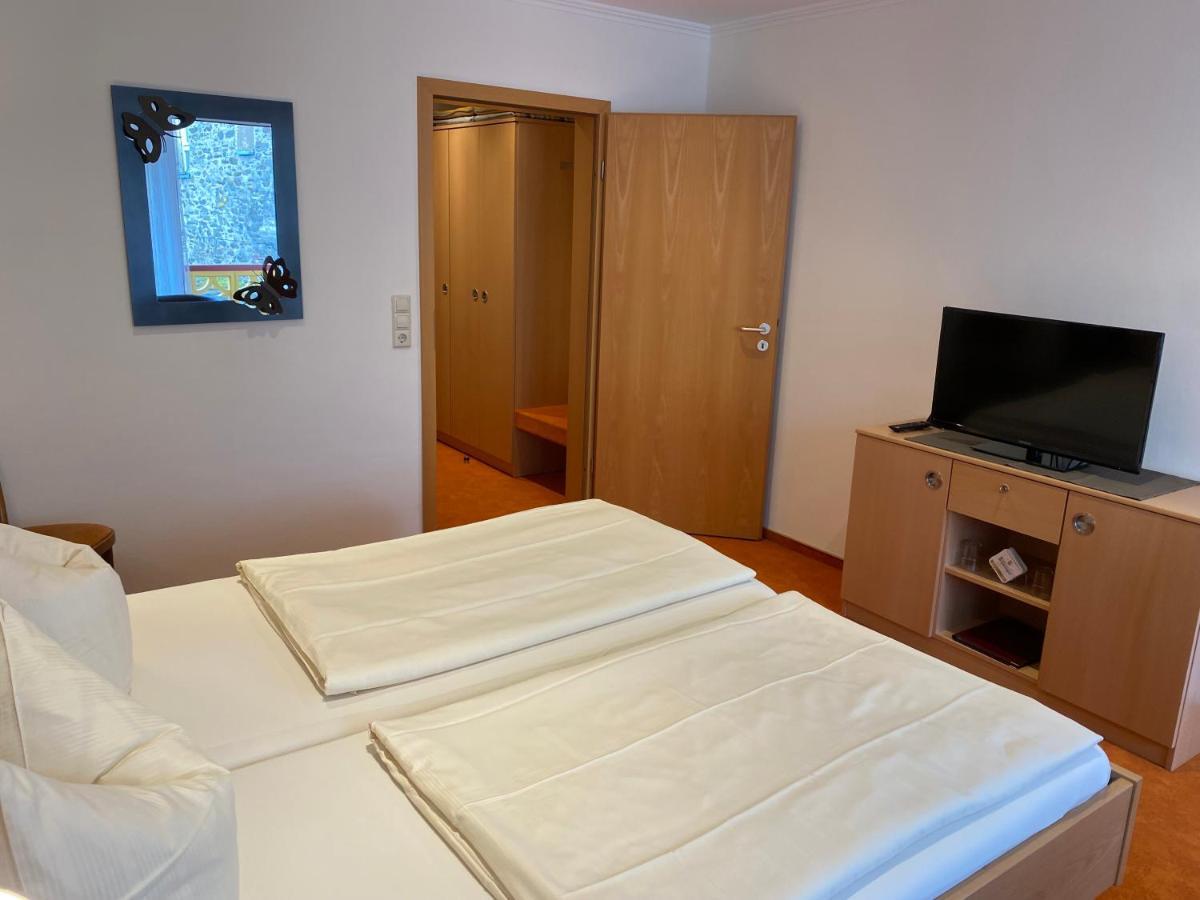 Hotel Moselterrasse Ediger-Eller Ngoại thất bức ảnh