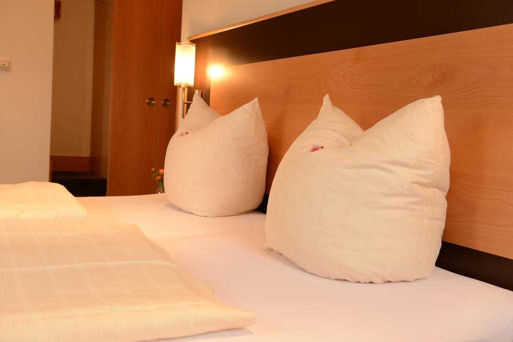 Hotel Moselterrasse Ediger-Eller Ngoại thất bức ảnh